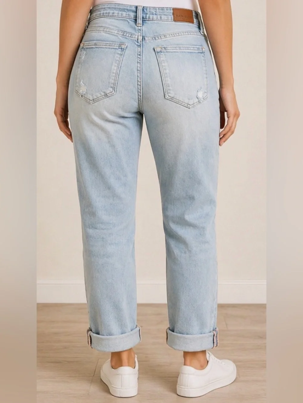 Judy Blue Boyfriend Fit Distressed Light Wash Jeans Size 5/27 - Picture 2 of 8